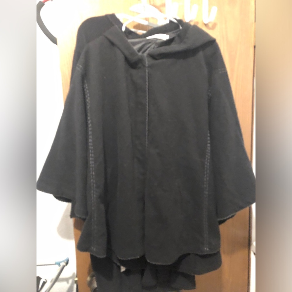 Monoreno Black Hooded Cape Coat- 50A $50 or $45 w/offer